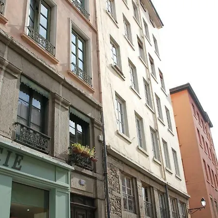 Doyenne Vieux Apartment *